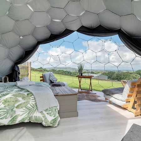 فندق Deerstone Glamping-Pinhaw Beacon Dome Hot Tub Earby المظهر الخارجي الصورة