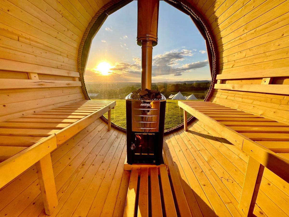 فندق Deerstone Glamping-Pinhaw Beacon Dome Hot Tub Earby المظهر الخارجي الصورة