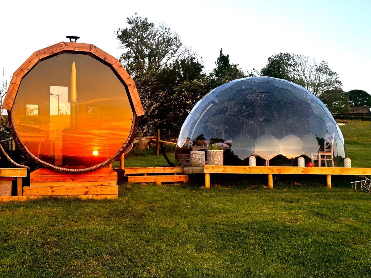 فندق Deerstone Glamping-Pinhaw Beacon Dome Hot Tub Earby المظهر الخارجي الصورة