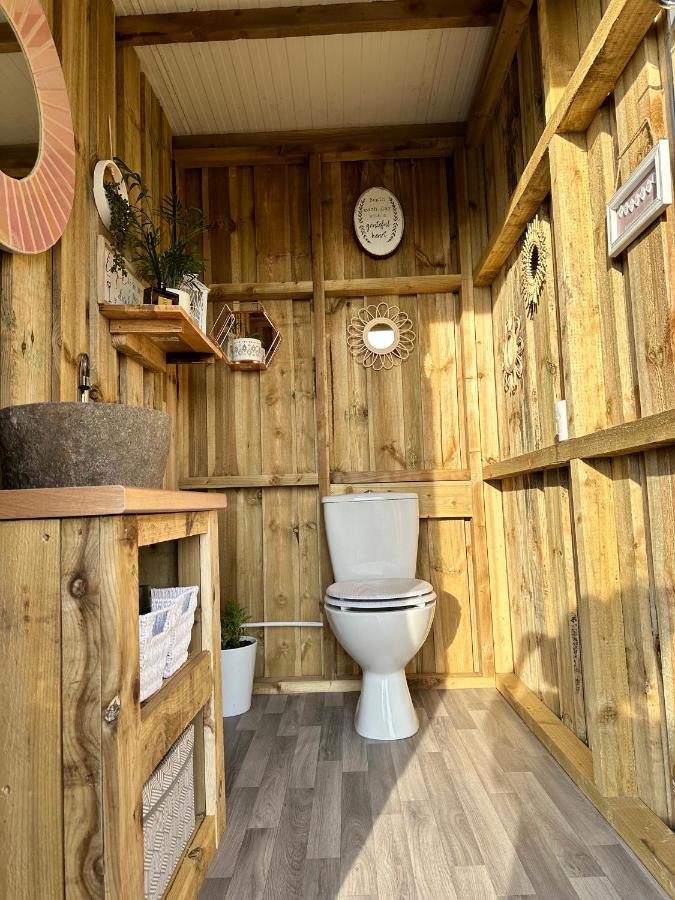 فندق Deerstone Glamping-Pinhaw Beacon Dome Hot Tub Earby المظهر الخارجي الصورة