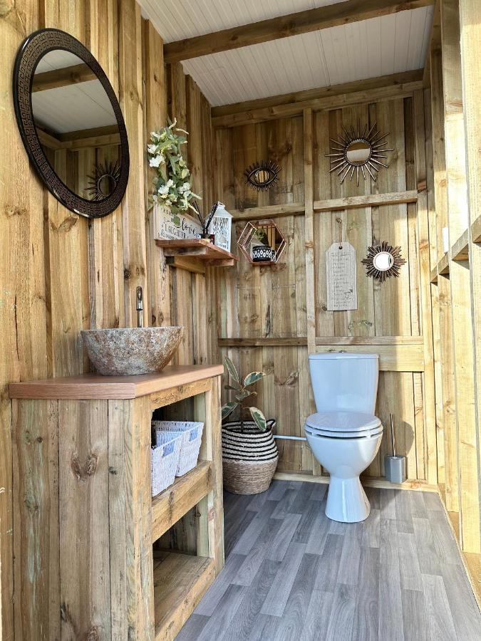 فندق Deerstone Glamping-Pinhaw Beacon Dome Hot Tub Earby المظهر الخارجي الصورة